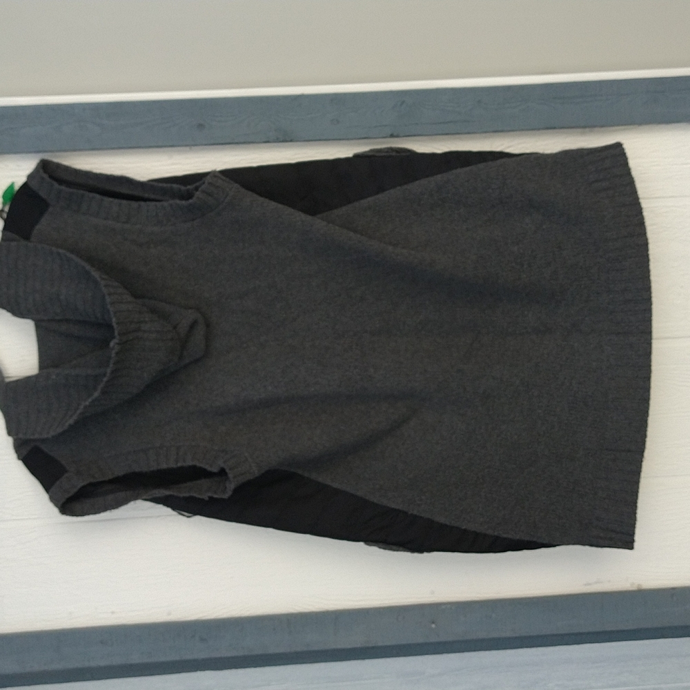 Long Vest - Picture 2 of 2